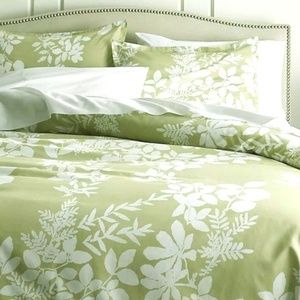 Crate & Barrel “Kukkula” Queen Size Sheet Set NEW!
